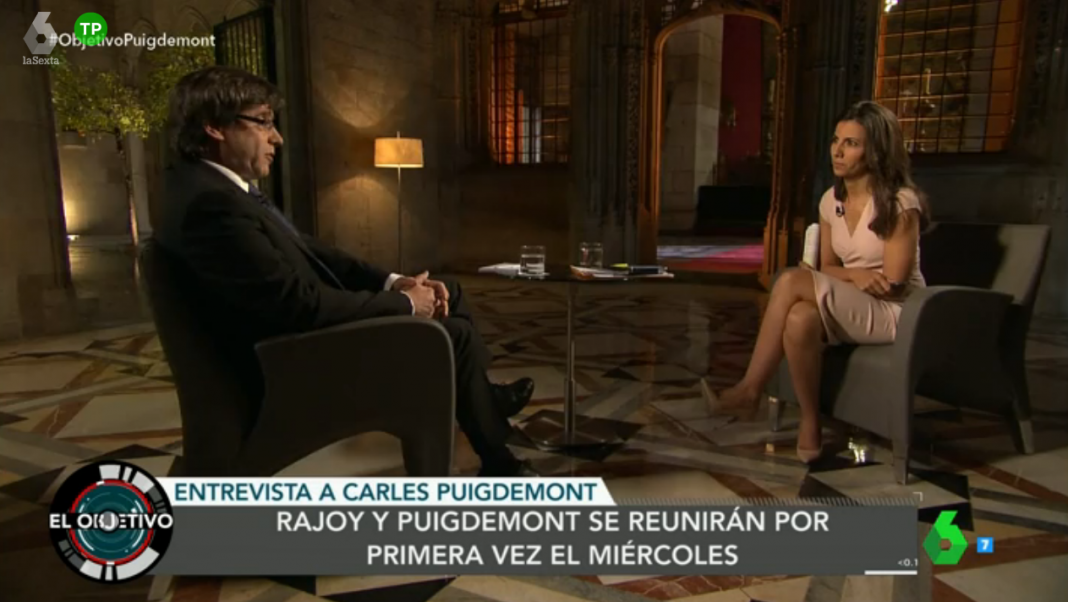 Moment de l'entrevista d'Ana Pastor a Carles Puigdemont