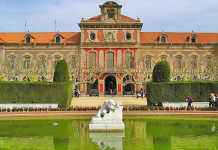 Façana del Parlament de Catalunya