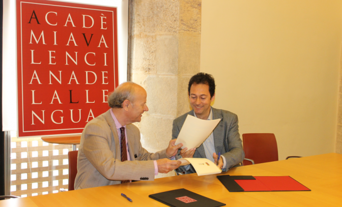Signatura de l'acord entre el Termcat i l'Acadèmia Valenciana de la Llengua