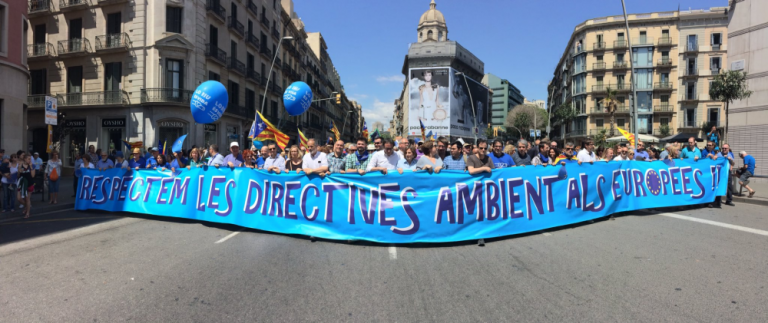 Capçalera política amb representació del Parlament de Catalunya, l'Ajuntament de Barcelona, la Generalitat, UGT, CCOO, Òmnium, ANC, Esquerra Republicana, Convergència Democràtica, CUP i Solidaritat Catalana, entre altres (fotografia: ANC)