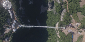 Imatge del pont de vidre