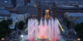 El sector turístic manté un bon comportament (Fonts de Montjuïc, Barcelona). Fotografia de Sean Murray (CC BY-SA 2.0)