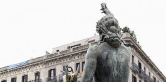 Les estàtues franquistes davant del Born | Aj. Barcelona