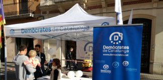 La parada informativa de Demòcrates a Vilanova i la Geltrú | Demòcrates Garraf