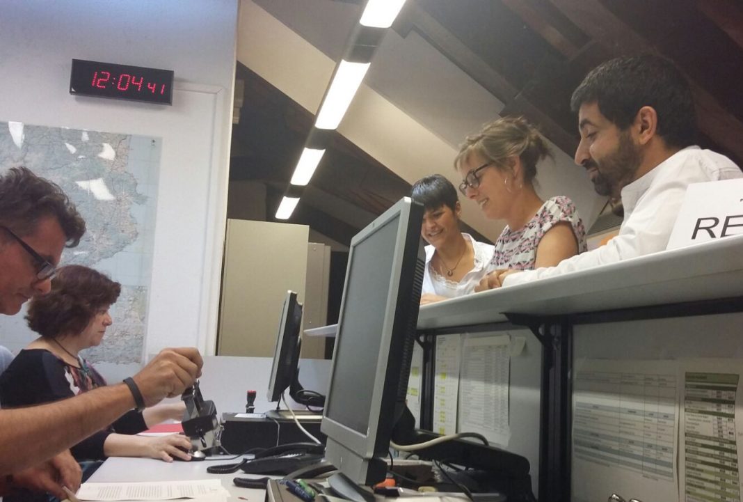 JxSí i la CUP entrant a registre la proposició de Llei de creació de l'Agència Catalana de Protecció Social | ERC JxSí i la CUP entrant a registre la proposició de Llei de creació de l'Agència Catalana de Protecció Social | ERC