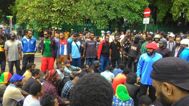 Centenars de persones detingudes durant manifestacions independentistes a Papua Occidental