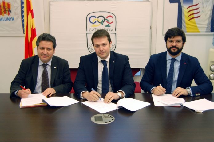 D'esquerra a dreta, Xavier Vinyals ( president de la Plataforma Proseleccions Esportives Catalanes), Gerard Figueras (Secretari General de l’Esport) i Gerard Esteva, (president de la UFEC)
