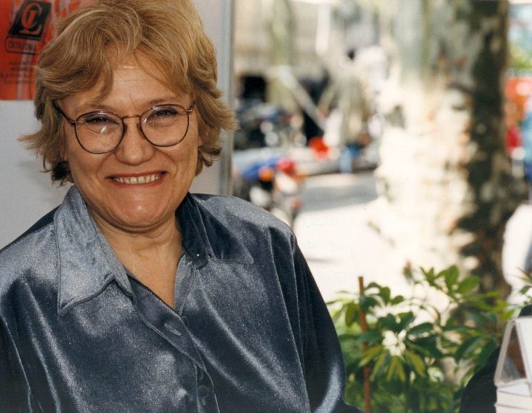 Mor Isabel-Clara Simó, l’autora compromesa amb la llengua i els Països Catalans