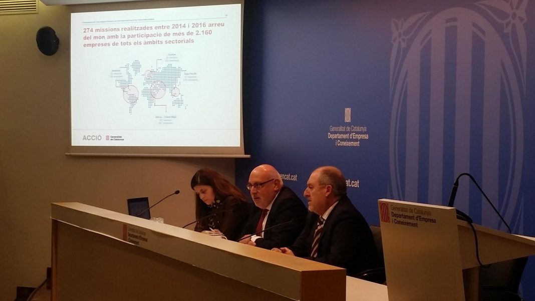 El conseller Jordi Baiget, el secretari d'Empresa i Competitivitat, Joan Aregio, i la directora d'Indústria Núria Betriu en la roda de premsa | Govern de Catalunya El conseller Jordi Baiget, el secretari d'Empresa i Competitivitat, Joan Aregio, i la directora d'Indústria Núria Betriu en la roda de premsa | Govern de Catalunya