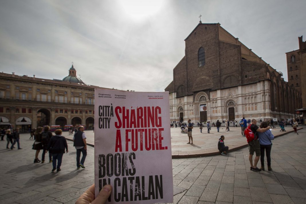 Fullet promocional del programa català a la Fira del Llibre de Bolonya | Institut Ramon Llull