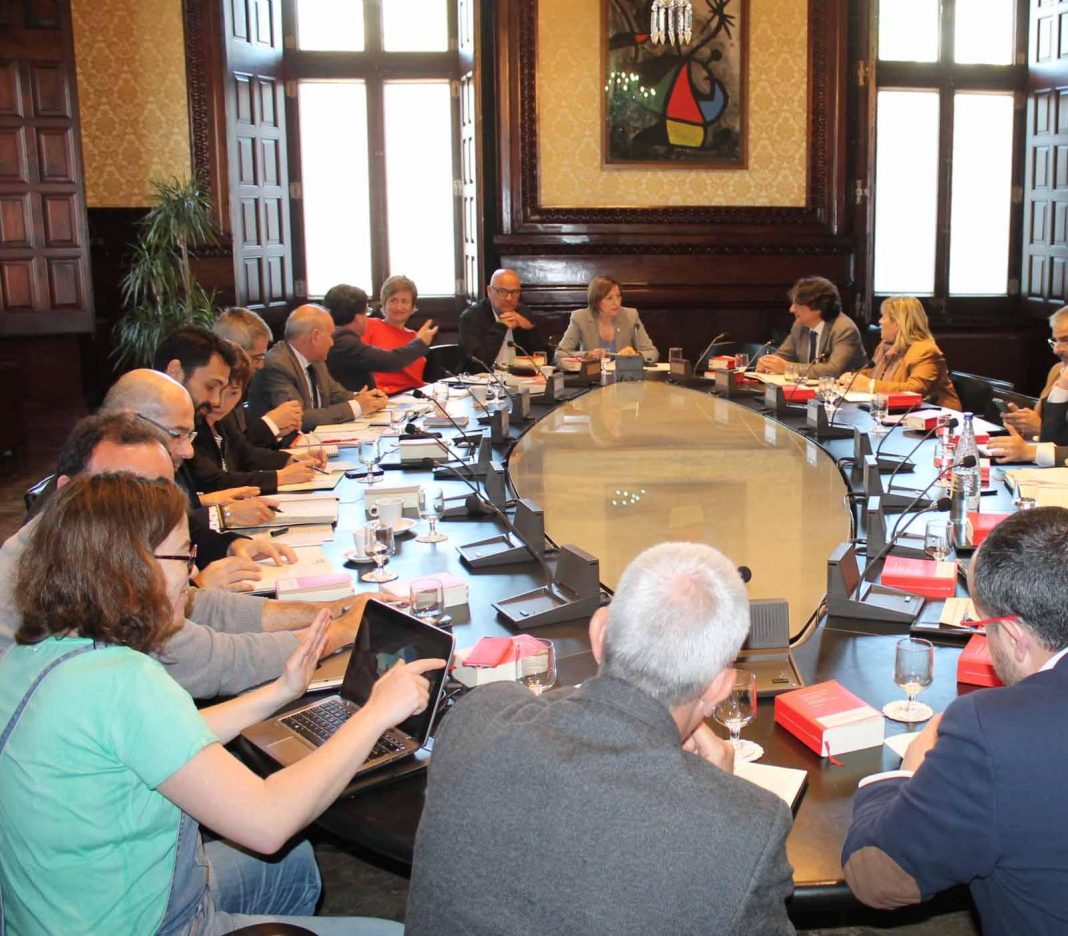 Reunió de la Junta de Portaveus que ha aprovat l'ordre del dia del proper ple | Parlament de Catalunya