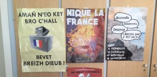 Alguns dels cartells independentistes apareguts a la Bretanya | Mairie Locmélar