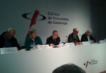 D'esquerra a dreta a la taula: Carles Castellanos, Beni Saball Caelles, Pau Miserachs Sala, Josep Cruanyes, Alfredo Bienzobas
