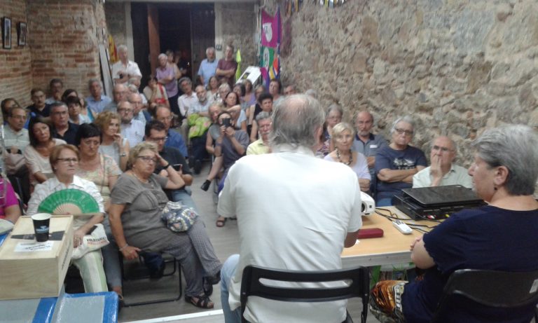 Un dels moments de l'acte sobre Xirinacs | Amàlia Bosch