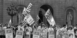 Concentració a Plaça Sant Jaume per l'alliberament dels presos durant els Jocs Olímpics