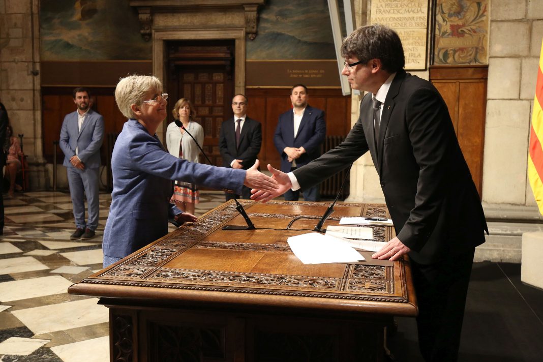 Fotografia presa possessió consellera d'Ensenyament, Clara Pons