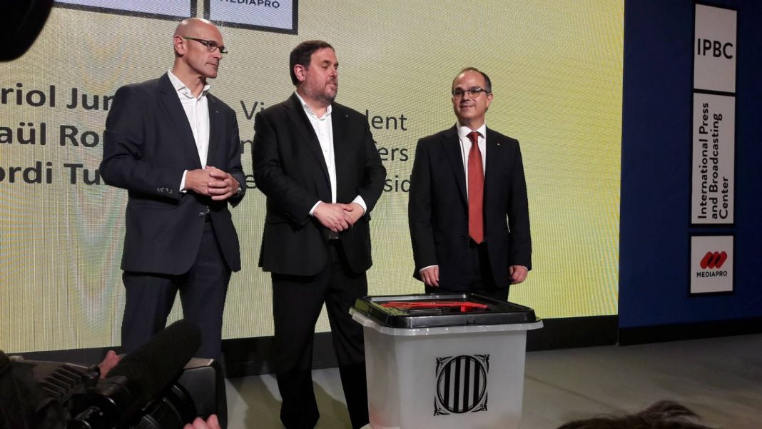 Presentació de les urnes del referèndum per part del govern | Govern de Catalunya
