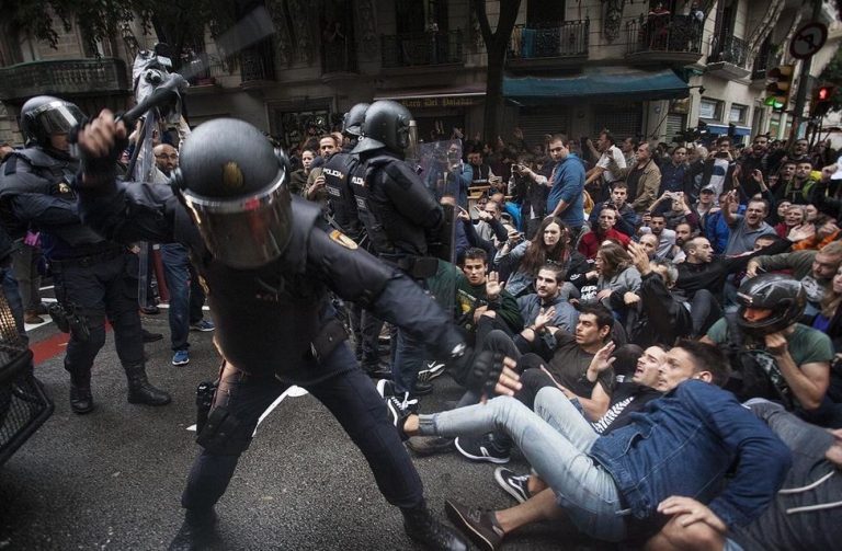 Castelldefels per la República denuncia la presència d’un centenar d’antiavalots de la Policia Nacional en el municipi