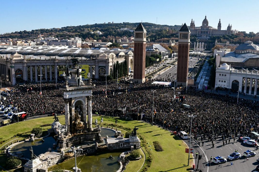 Vista panoràmica del concert de Músics per la Llibertat, el més gran de la història de Catalunya | Òmnium Cultural
