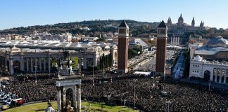 Vista panoràmica del concert de Músics per la Llibertat, el més gran de la història de Catalunya | Òmnium Cultural