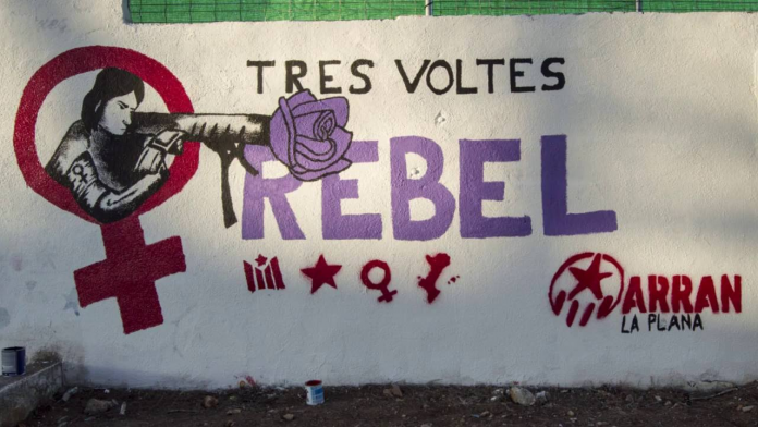 Mural 'Tres voltes rebel' | Arran La Plana