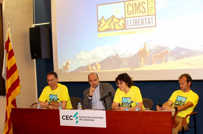 Fina Lladó en la presentació de Cims per la Llibertat el dia 4 d'octubre a la seu del Centre Excursionista de Catalunya