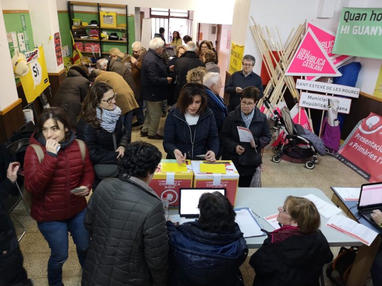 Moment de la jornada de votació a les Primàries de l'Hospitalet | Primàries L'Hospitalet