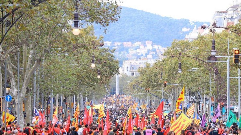 Mobilització històrica a Barcelona en contra de la sentència a l’1-O i a favor de la independència