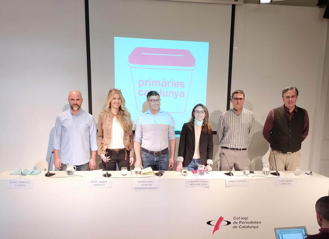 Representants de Primàries Catalunya presentant la II Convenció Nacional. Al centre en Mario Soria i la Carolina Frías, nous portaveus nacionals de l'organització.