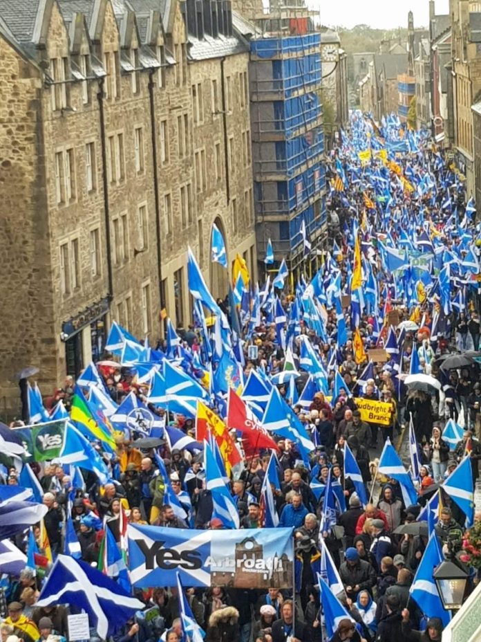 Una de les darreres grans mobilitzacions de l'independentisme escocès | All Under One Banner