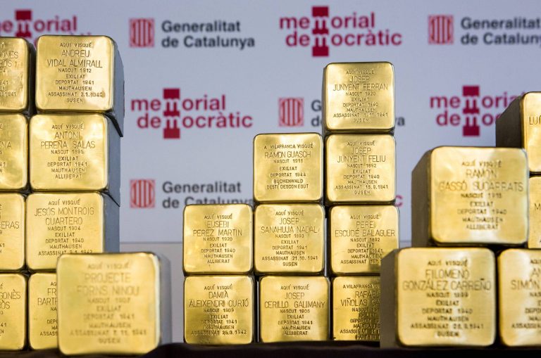 El Memorial Democràtic instal·la llambordes Stolpersteine a Ripollet i Torrelles de Foix