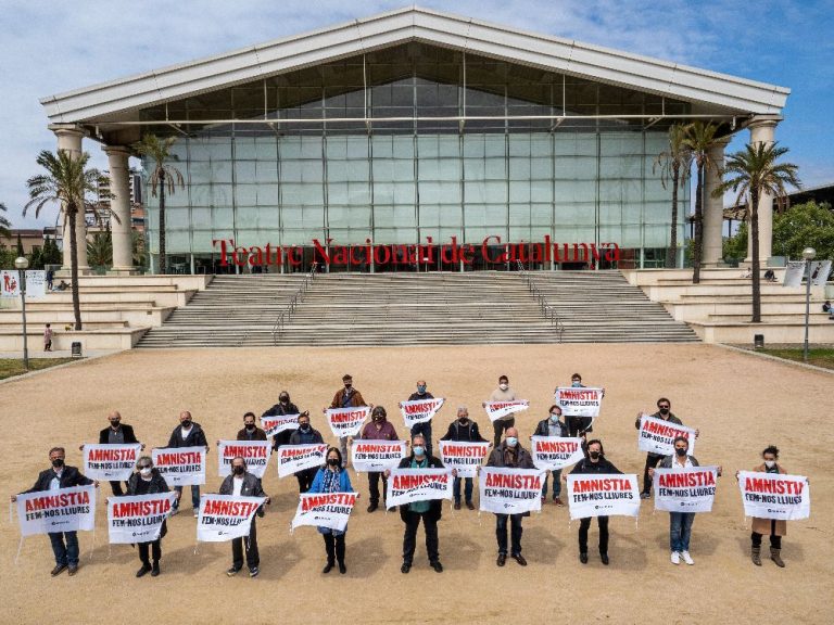 Més de 150 representants de les arts escèniques reclamen l’amnistia