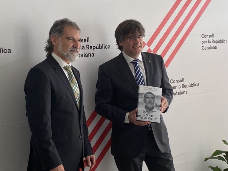 El president d’Òmnium Cultural visita el president Puigdemont a la Casa de la República i destaca la importància de l’exili per internacionalitzar el conflicte polític