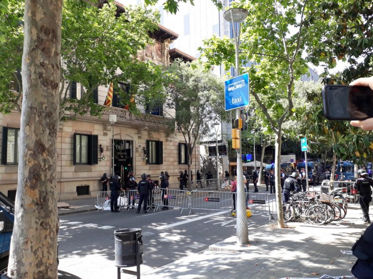 El govern del 52% no perilla malgrat les desavinences per la llengua
