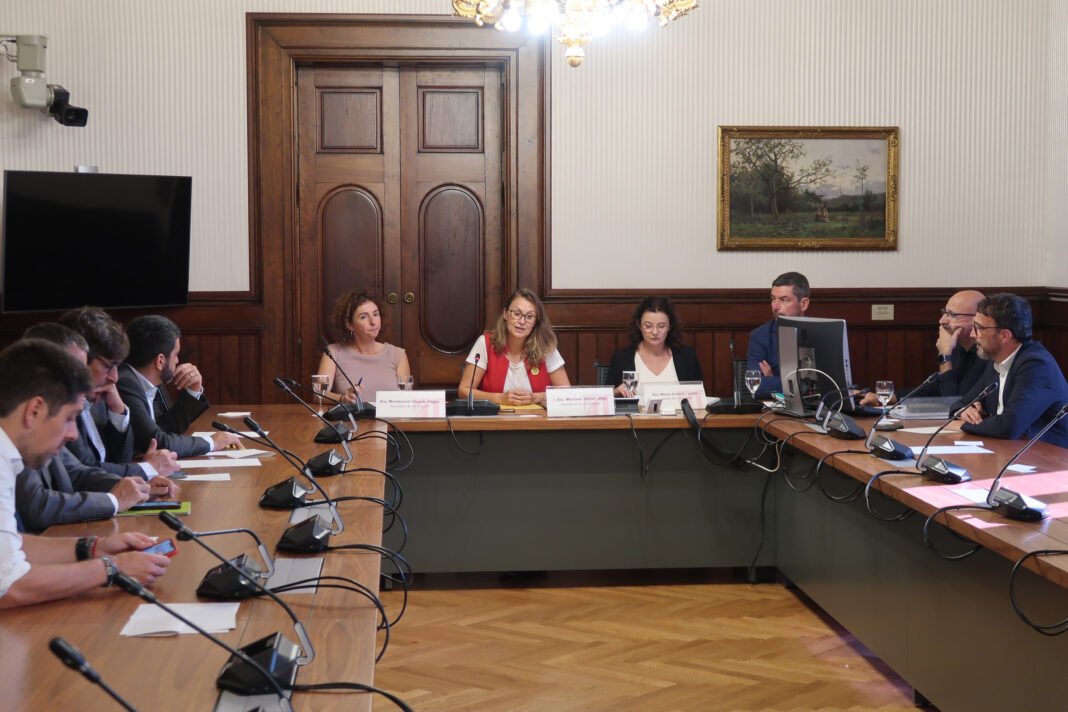 Sessió de constitució de la comissió d'investigació sobre l'espionatge amb els programes Pegasus i Candiru | Parlament de Catalunya