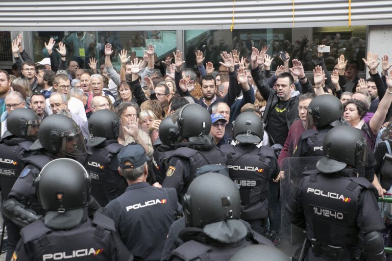 L’Assemblea lamenta que l’Audiència de Barcelona hagi decidit no jutjar a tots els comandaments de la policia espanyola per l’1-O