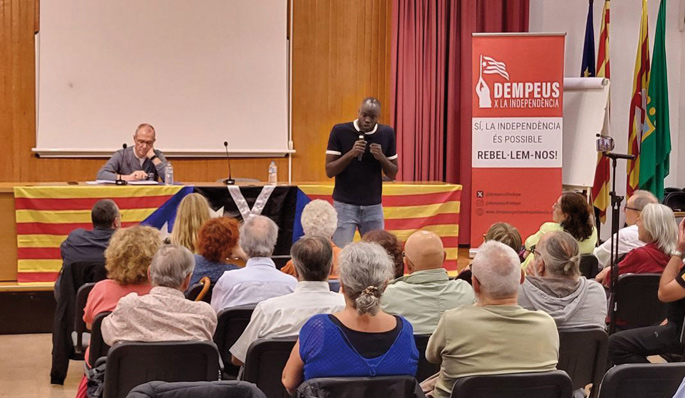 Un moment de la presentació del Moviment ‘Dempeus per la independència’.
