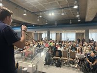 La doble xarxa vol sacsejar el model d’escola catalana: «Ens hi juguem la transmissió de la llengua»